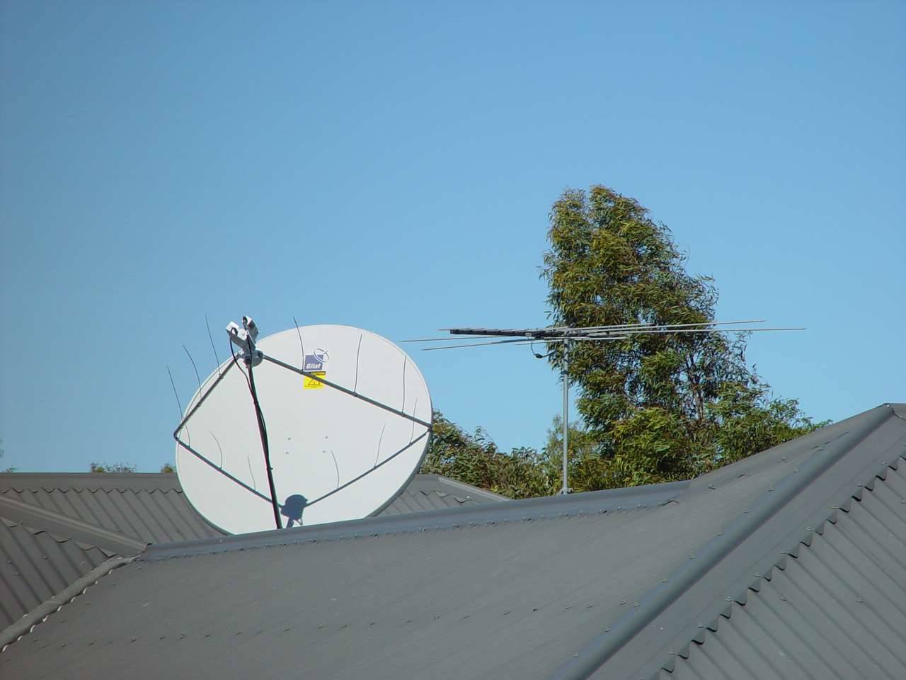 Photos Skybridge installs NBN satellites Telco/ISP iTnews