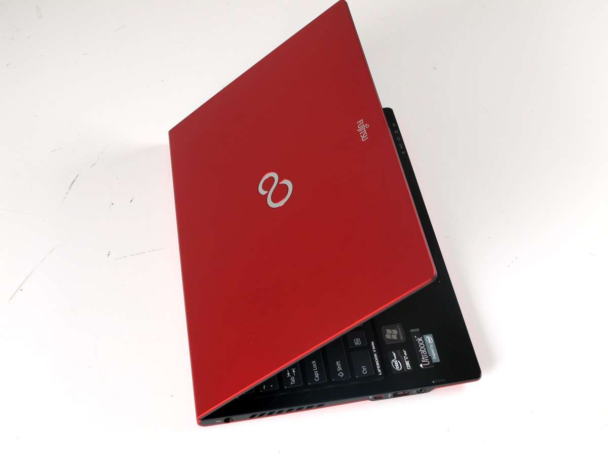 Forbløffe godtgørelse fantastisk In Pictures: Fujitsu's U772 Ultrabook, a business laptop in red - Hardware  - Business IT