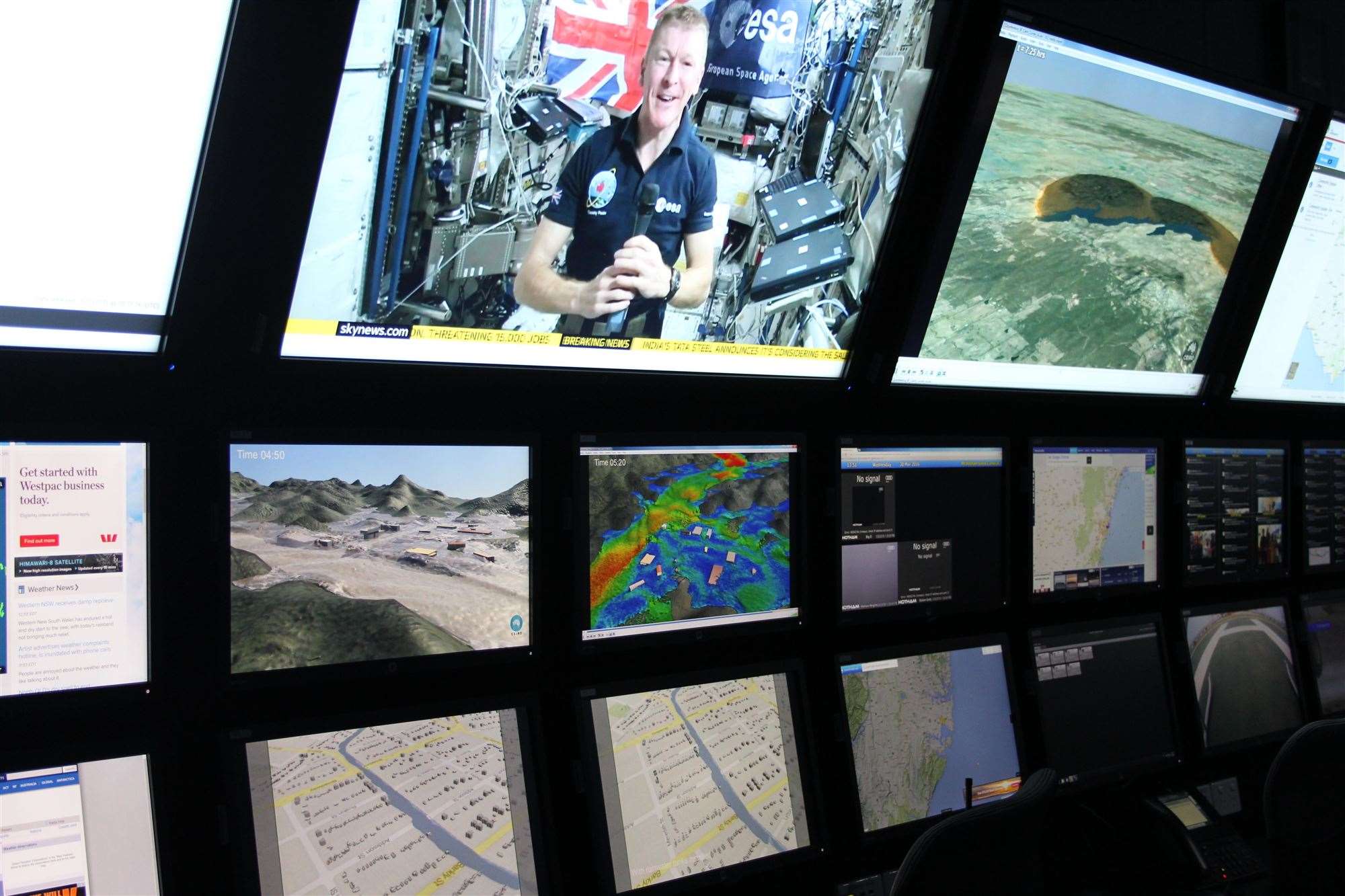 Photos Victoria's hightech mobile emergency command Hardware iTnews