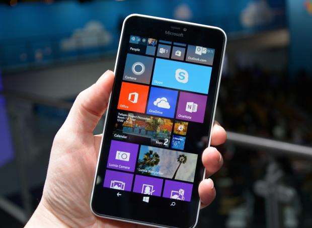 Microsoft Lumia 640 XL - front Microsoft Lumia 640 XL - front