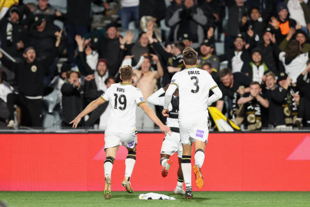 ‘The hearts of football fans’: Greatest stories from A-League finals week one ‘The hearts of football fans’: Greatest stories from A-League finals week one