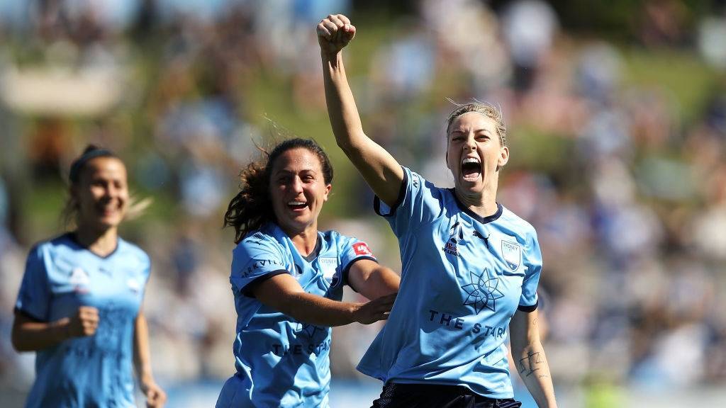 'Stuff it' and move W-League to winter - or risk irrelevance 'Stuff it' and move W-League to winter - or risk irrelevance