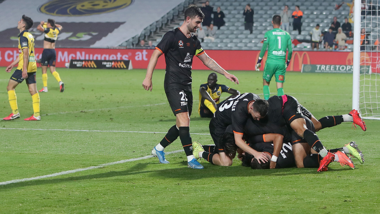 'What is handball any more?' - Roar continue dominance over Mariners 'What is handball any more?' - Roar continue dominance over Mariners