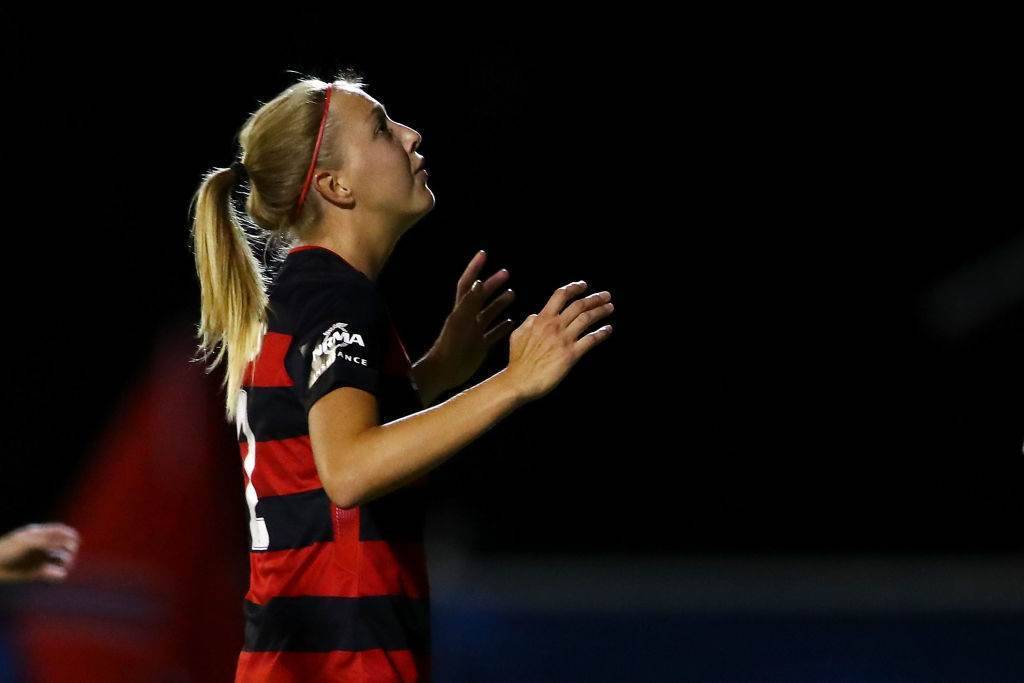 Western Sydney Wanderers re-sign defender Western Sydney Wanderers re-sign defender