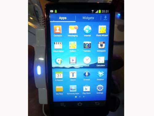Samsung-Galaxy-Camera-01