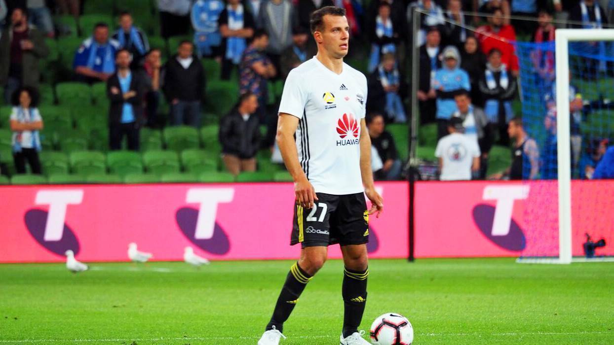 Taylor's advice to A-League refs: 'Let the game flow!' Taylor's advice to A-League refs: 'Let the game flow!'