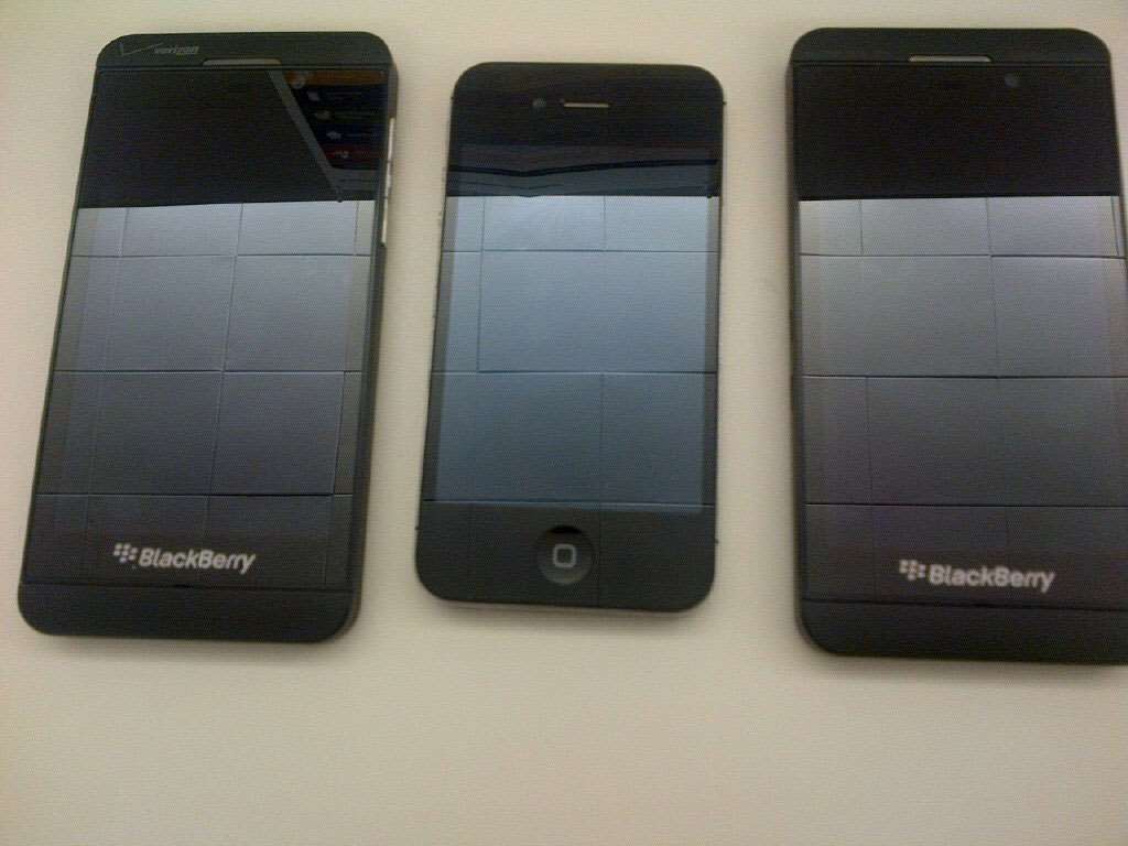 BlackBerry Z10 dwarfs the iPhone 5 in leaked photos