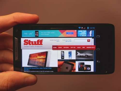 Motorola RAZR i – hands on review