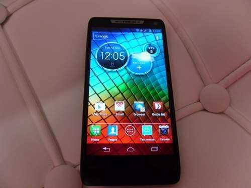 Motorola RAZR i – hands on review