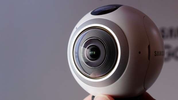 Samsung Gear 360 from the front Samsung Gear 360 from the front