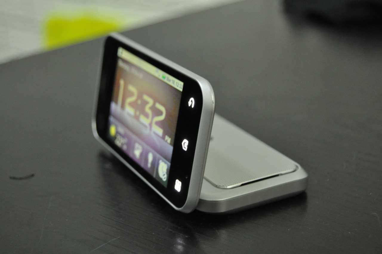 Motorola Backflip our first look at a reverse clamshell smartphone