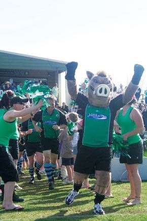 Bushpigs Jindabyne’s spirited Bushpig mascot fires-up.