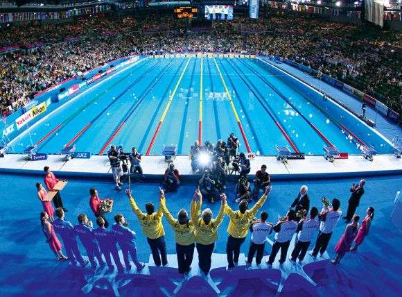 IS211DrinksWith02 Australia’s men’s relay clout, as shown in Melbourne 2007, is returning to full-strength.