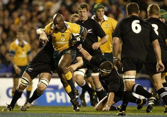 IS213DrinksWith05 League or union, Kangaroos or Wallabies , they all love him.