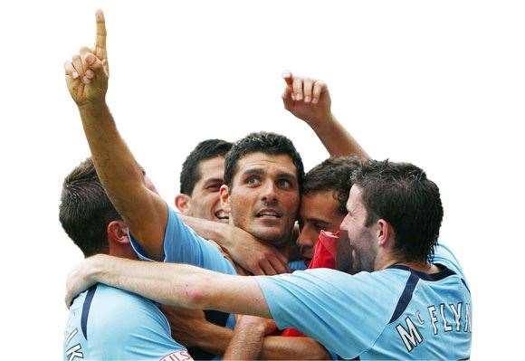 aloisi6 This year, Aloisi’s number-one goal is victory for the Melbourne Heart.