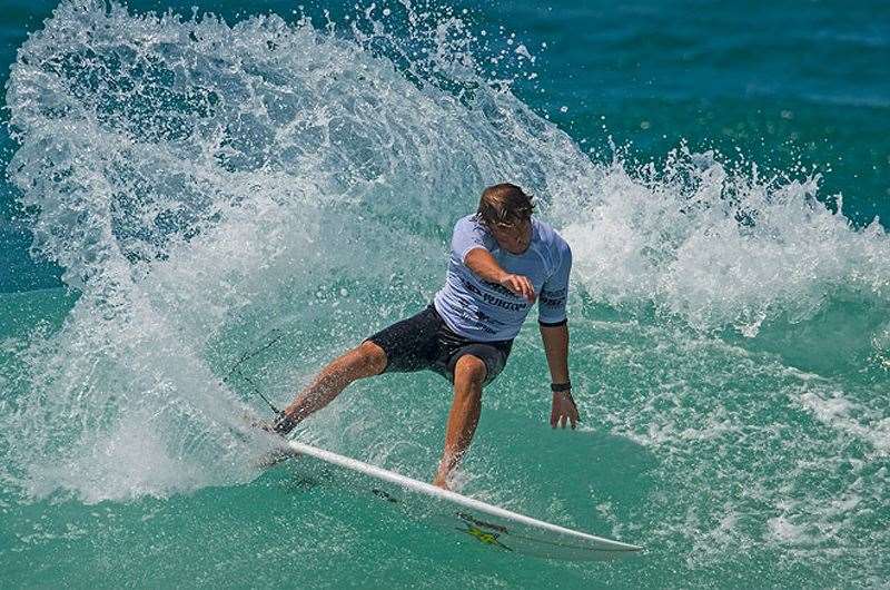 Hawaii's Granger Larsen leaving nothing to chance throwing the tail in his round 4 heat win at Surfest today. Photo by ASP/Robertson