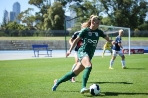 Stephanie Ochs playing for Canberra United | Credit: Emily Mogic / emilymogic.com