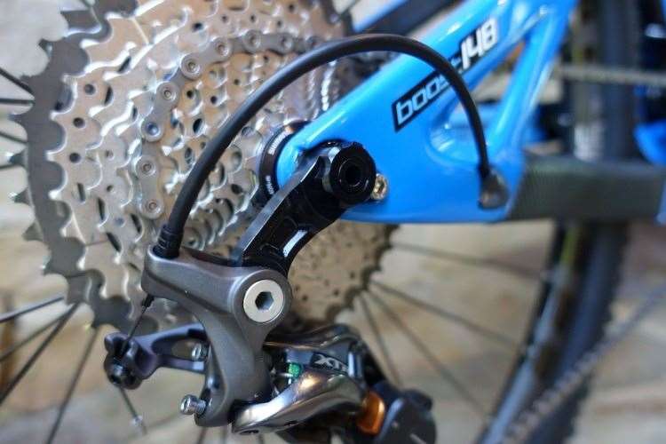 pivot derailleur hanger