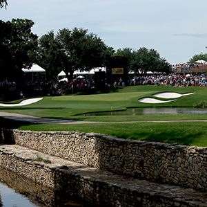 The famed 16th hole at Colonial Country Club. PHOTO: Scott Halleran/Getty Images.