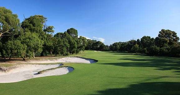 Spring Valley’s best two-shotter. The conservative line from the 2nd tee makes for a tough second shot over greenside bunkers.