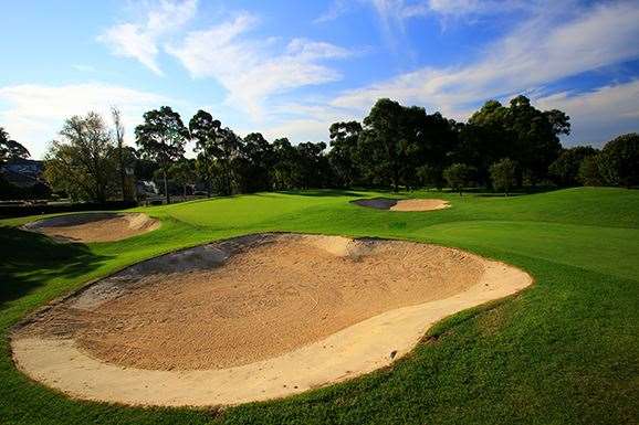 The heavily-bunkered par-3 6th hole.
