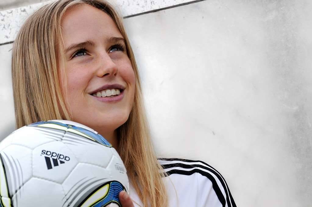 Ellyse Perry In Action - FTBL | The home of football in Australia