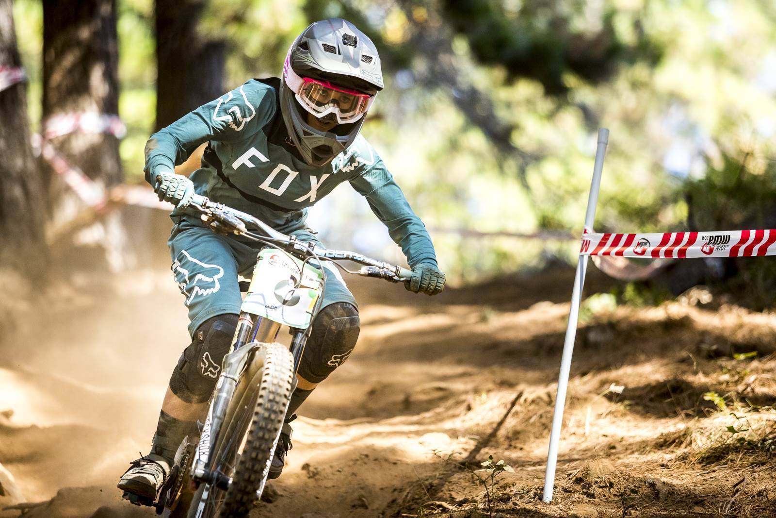 women's downhill mountain bike