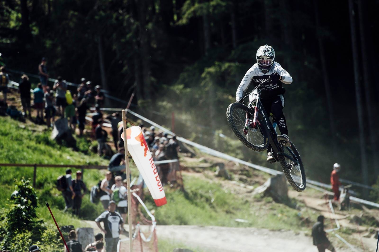 Tracey Hannah wins Leogang Downhill World Cup! - Australian Mountain