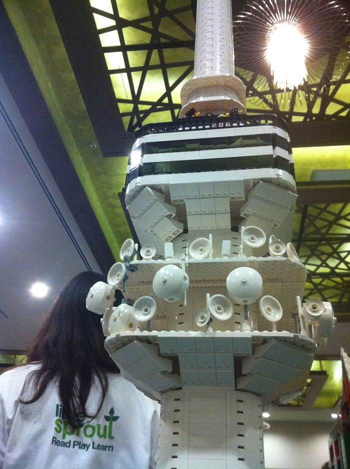 Menjadi bata … retrospektif Lego yang tidak sah dari game cyber di Canberra
