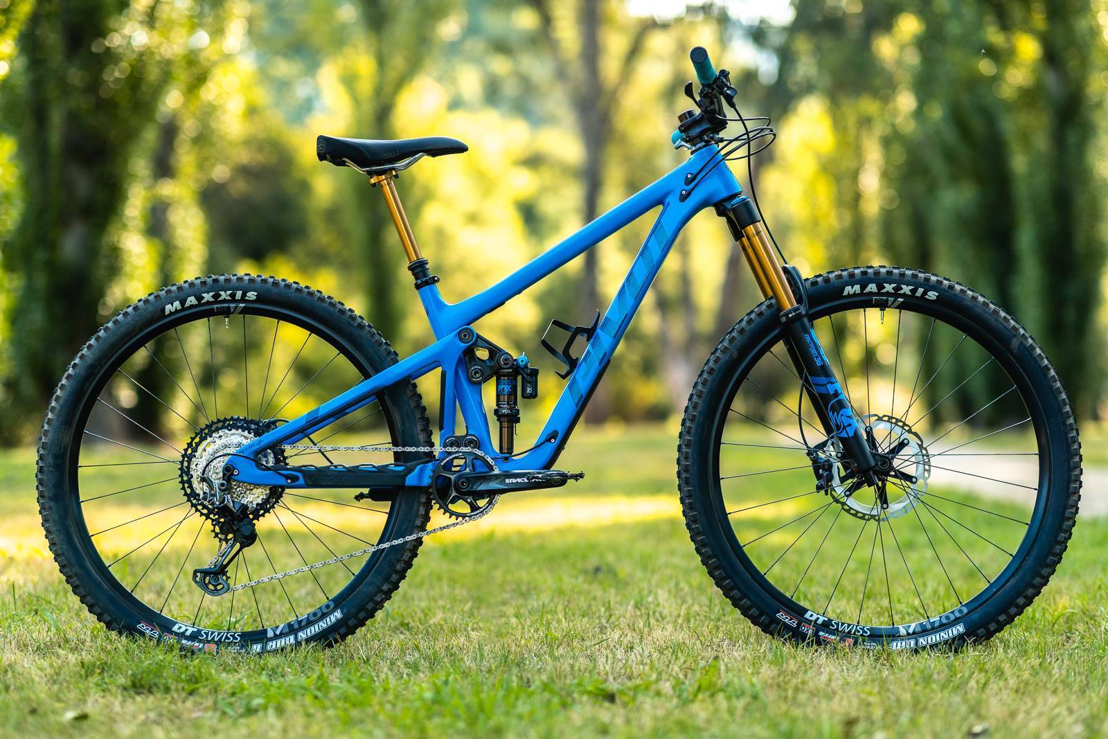 First rides on the all-new Pivot Switchblade - Australian Mountain Bike ...