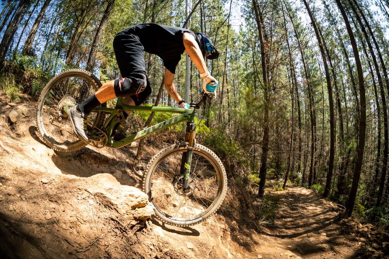 TESTED: Pivot Switchblade - Australian 