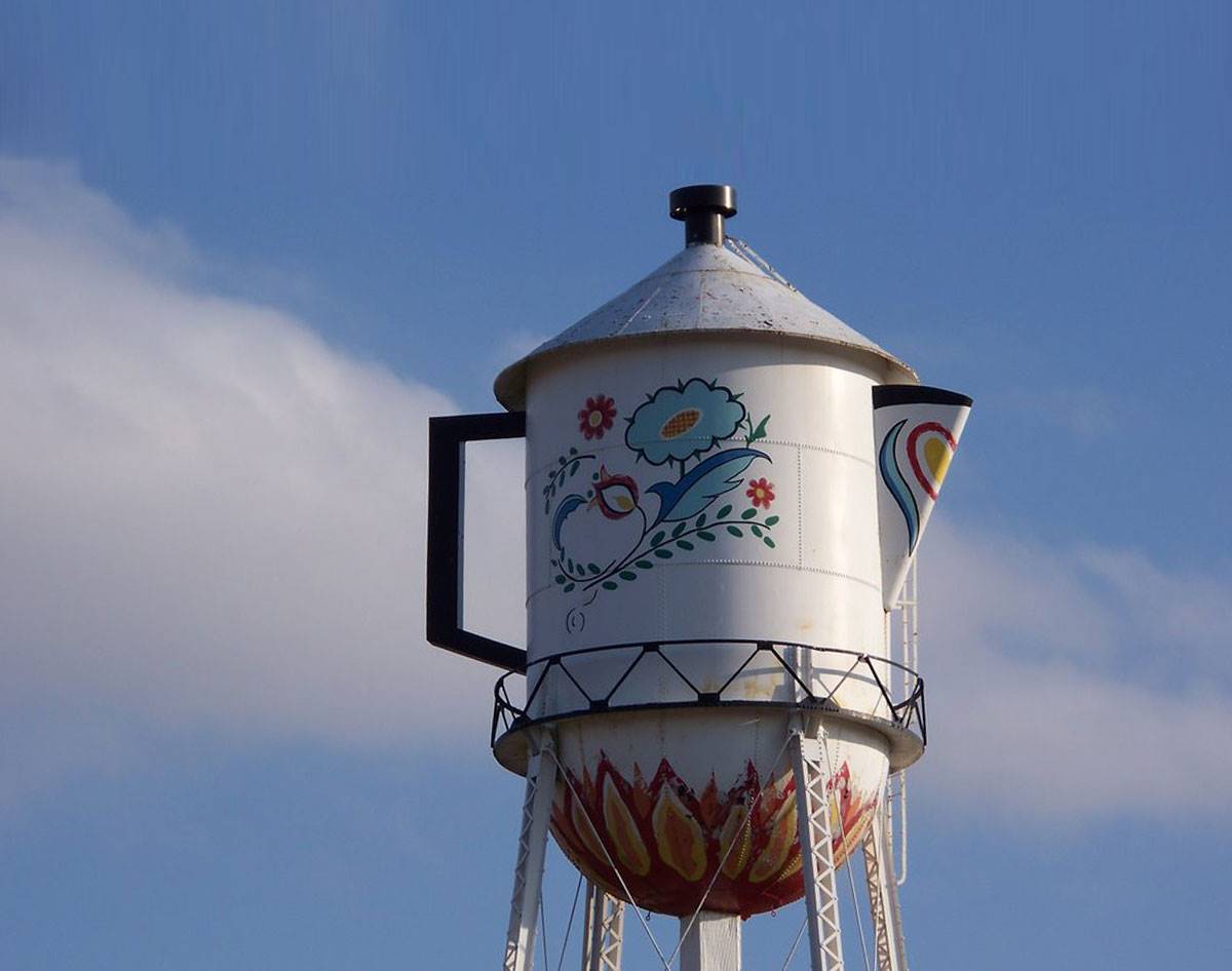 the-giant-coffee-pot-travel-frankie-magazine-australian-fashion