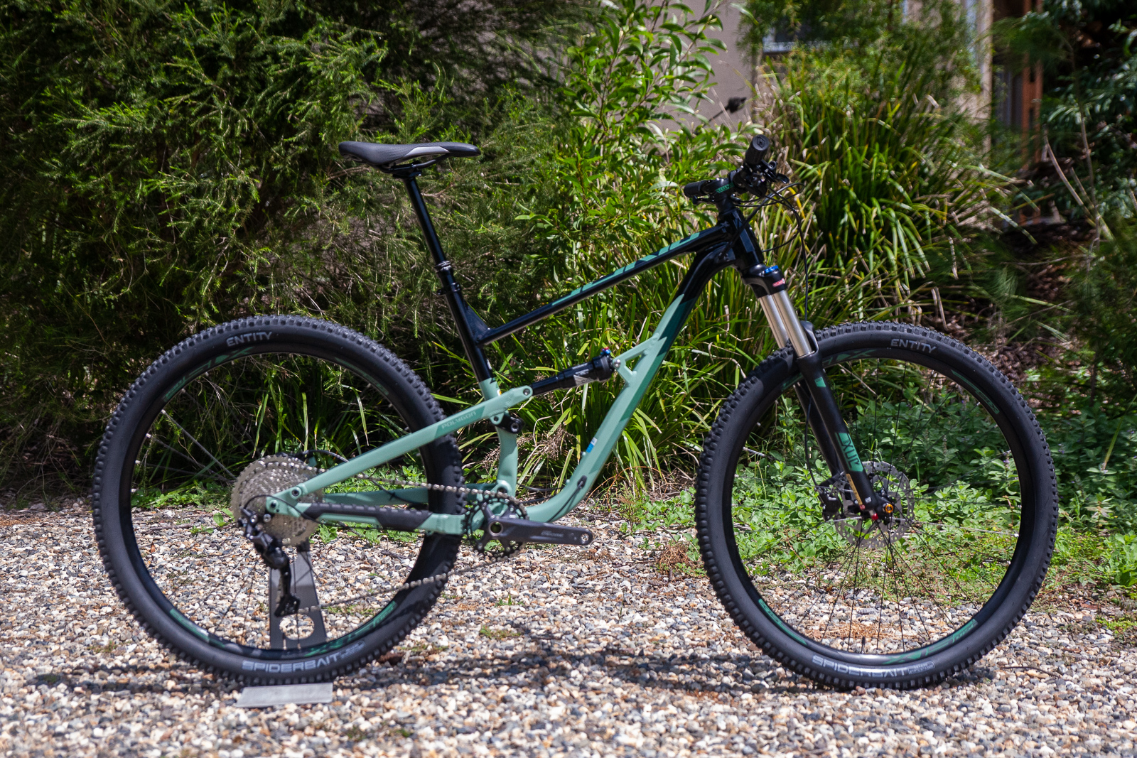 Unboxing the 2021 Polygon Siskiu D6 Australian Mountain Bike