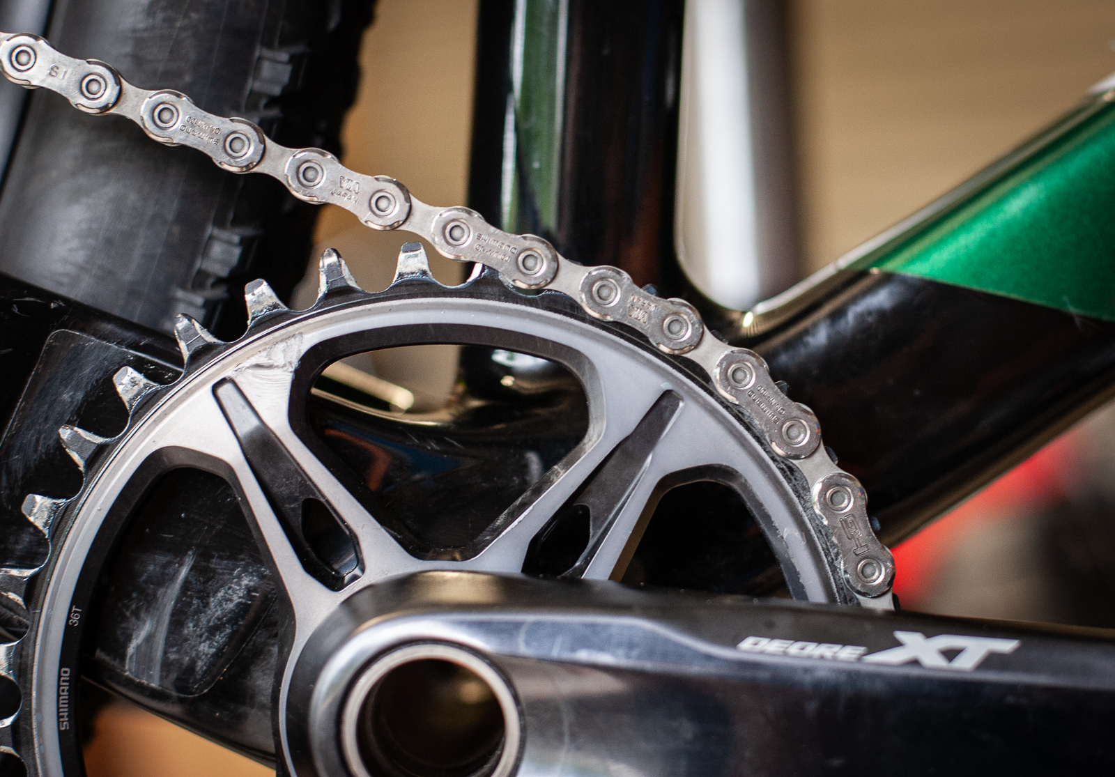 We test 7 leading chain lubes for longevity