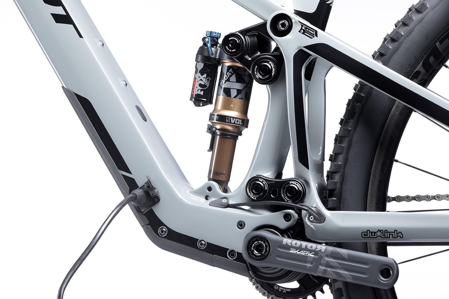 the-new-pivot-shuttle-sl-e-bike-weighs-16-5kg-ambmag-au