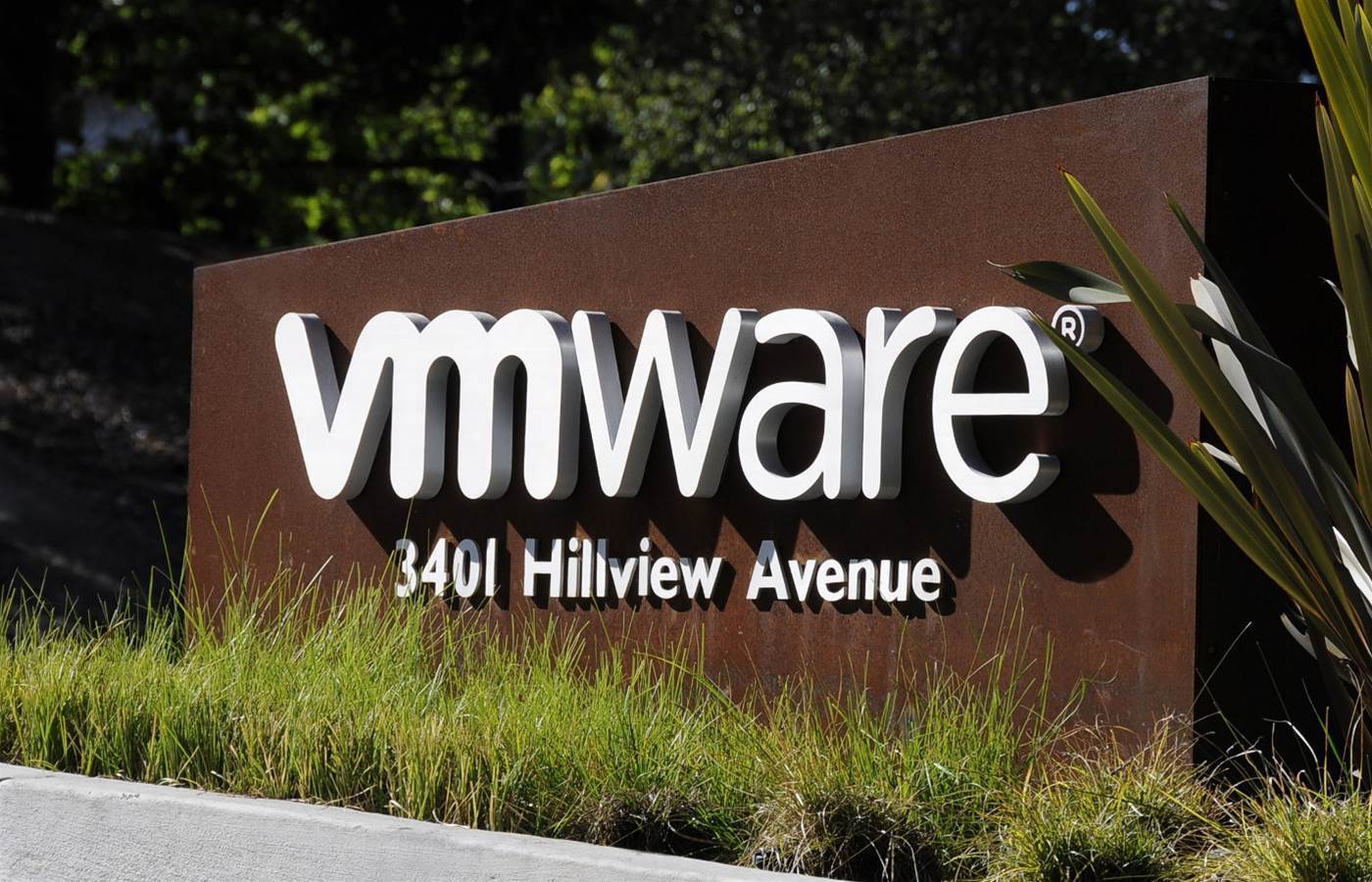 VMware warns to patch now against exploitable bugs