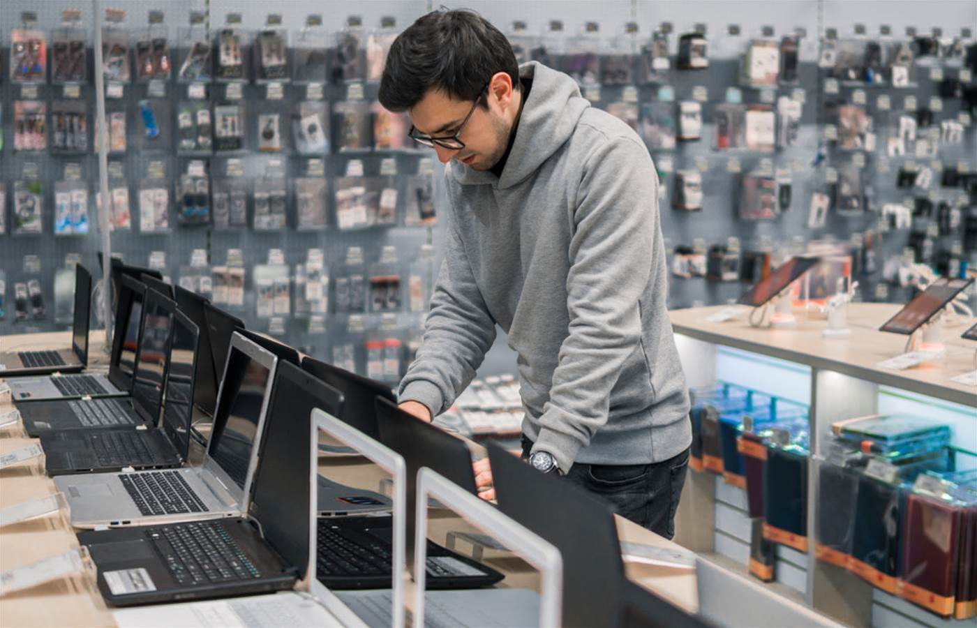 Global PC shipments expected to return to growth in 2024 IDC