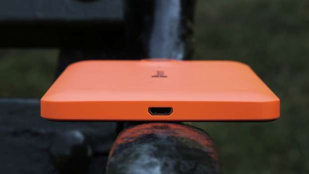 Microsoft Lumia 640 XL review: Bottom edge
