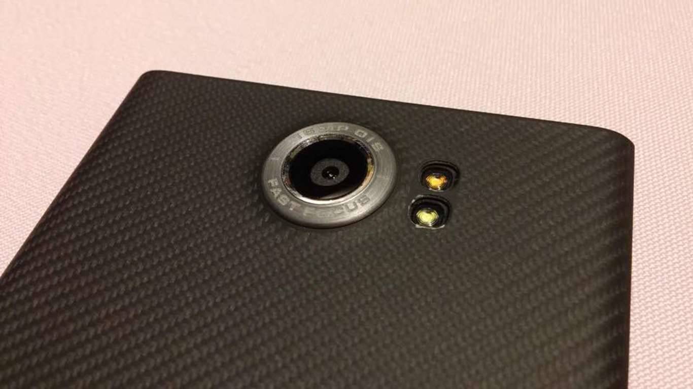BlackBerry Venice Android back BlackBerry Venice Android back