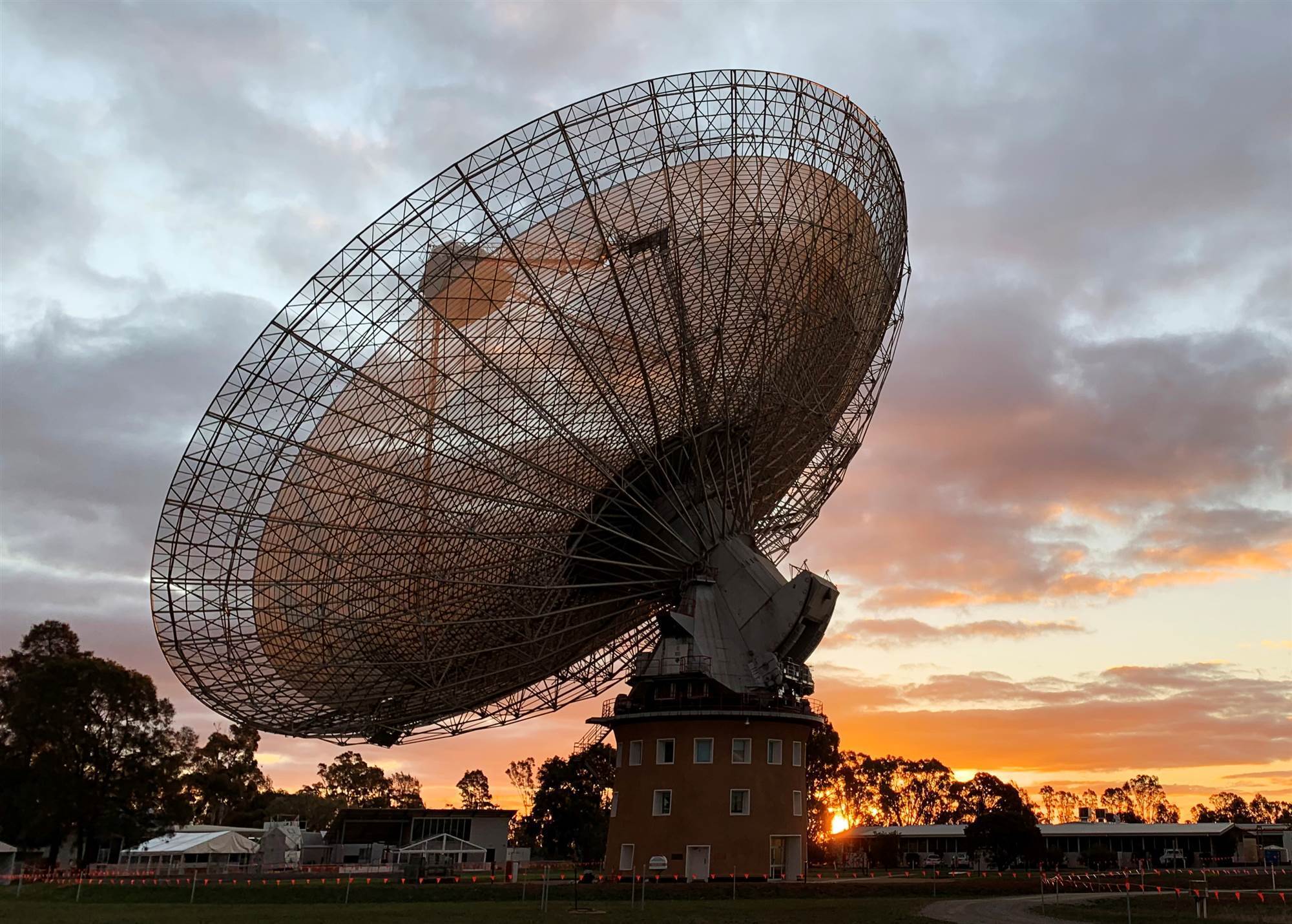 ‘The Dish’ masih memancarkan sinyal dari Australia 50 tahun setelah penjelajahan bulan – Labs