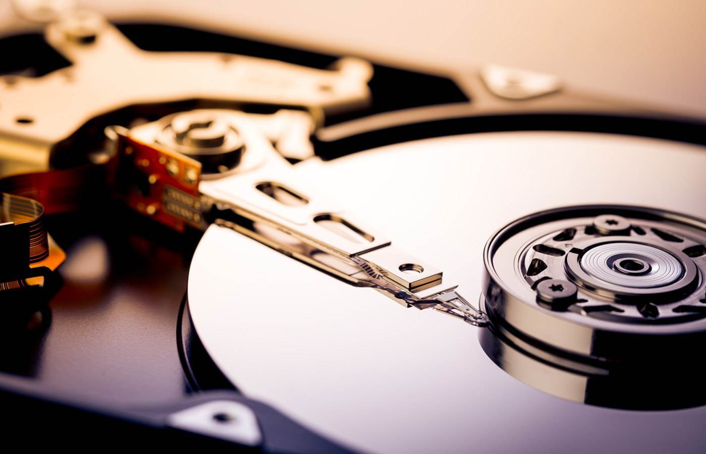 Western Digital signals revenue rise in second half, shares climb