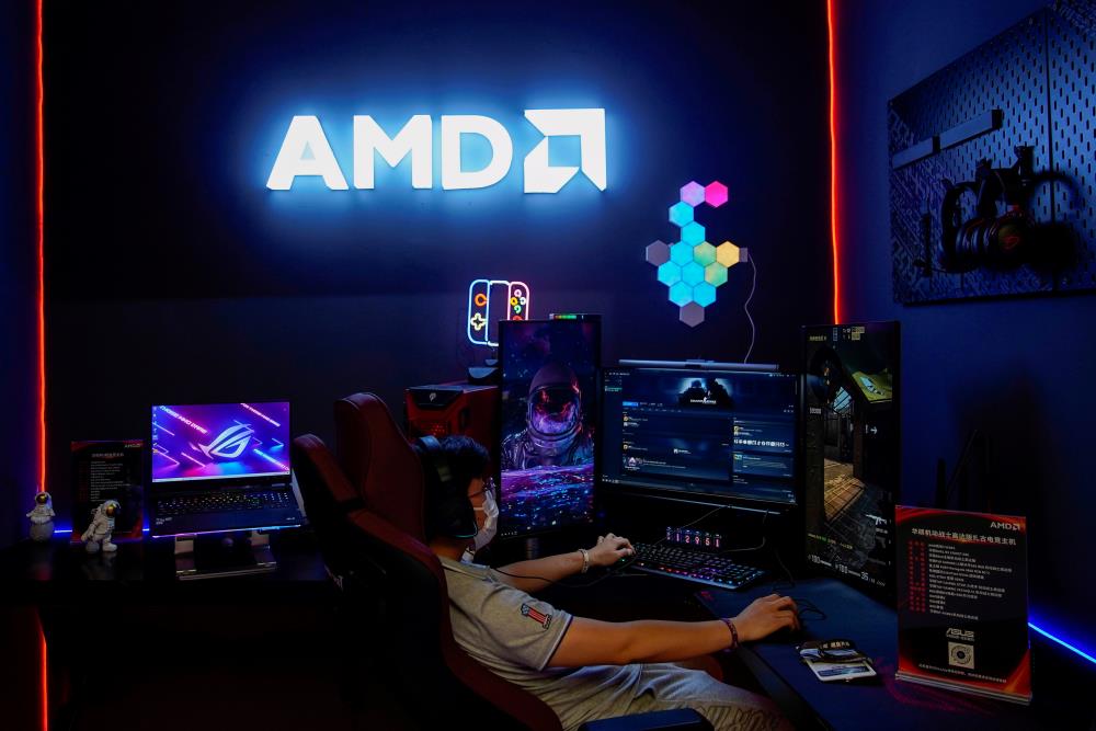 AMD books chip capacity years ahead to ease crunches - Vimarsana News