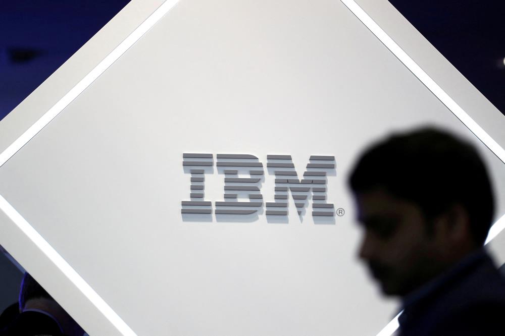 IBM beats quarterly revenue estimates, warns of US3.5 billion forex