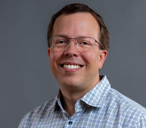 Red Hat CEO Matt Hicks says partners are key to US$1 trillion open hybrid cloud market - Vimarsana News
