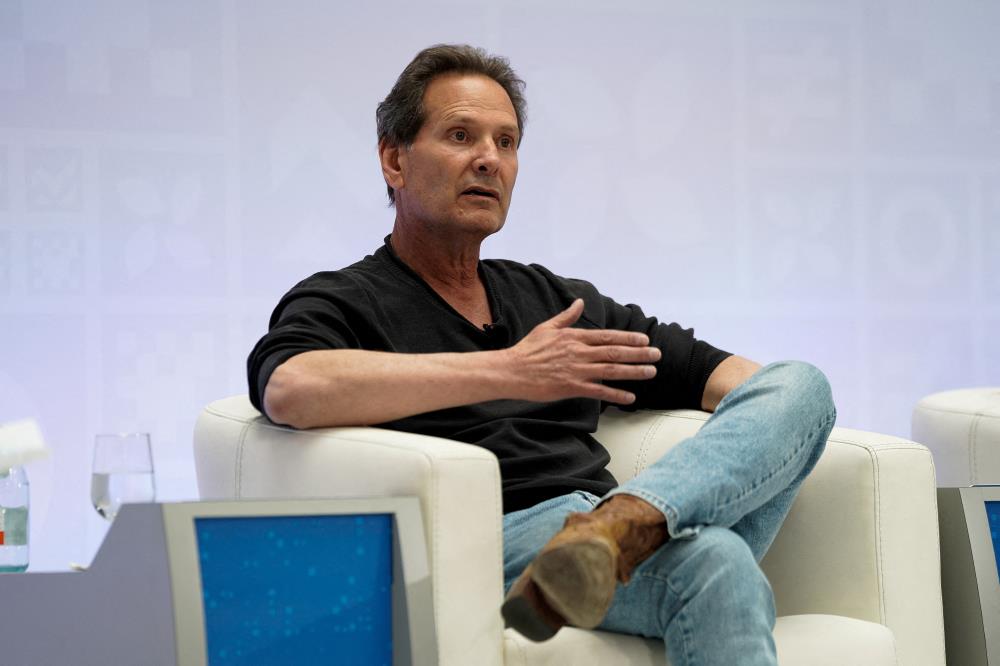PayPal hires Intuit veteran to be next CEO