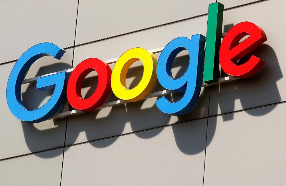 <div>Google's search rivals get their day in court</div>