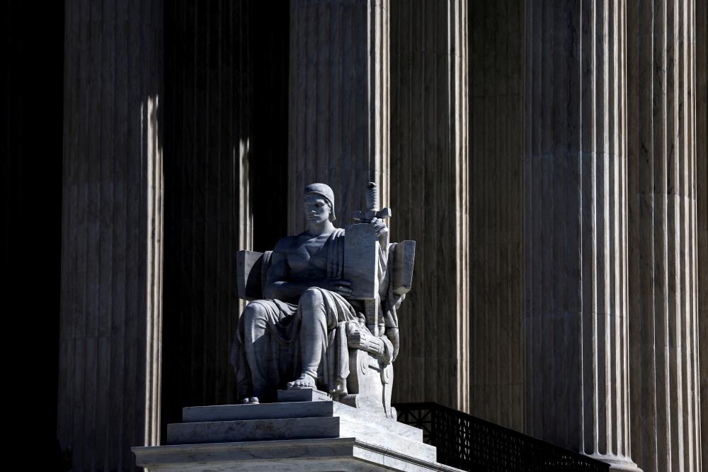 US Supreme Court weighs if public officials can block critics…