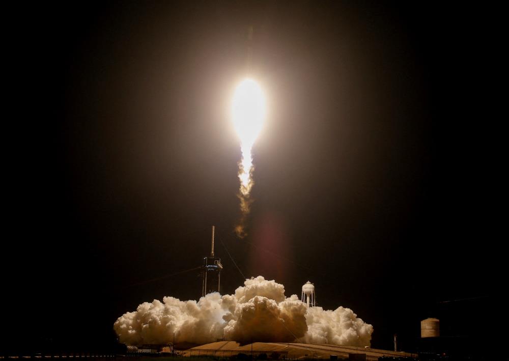 Amazon taps SpaceX to help launch Kuiper satellites