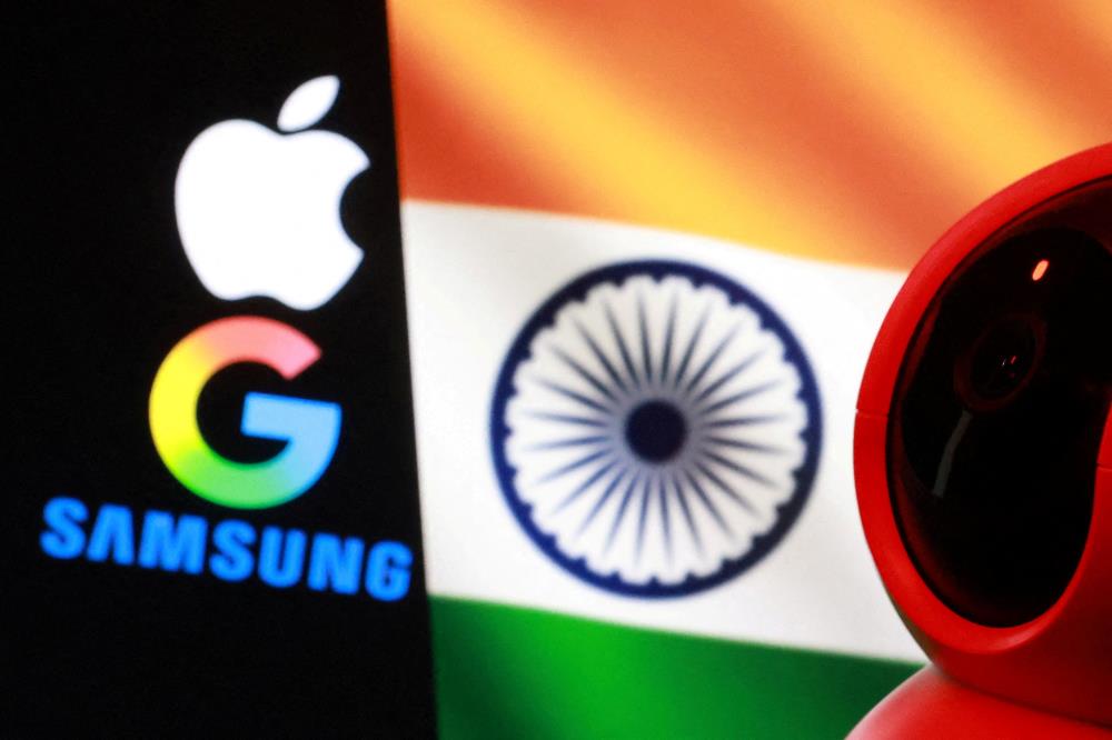 India proposes forcing smartphone makers to give source code