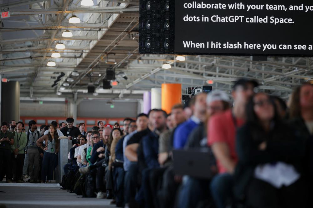 OpenAI takes on Meta with dots agent